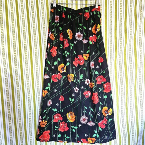 Size S Maxi Skirt in Vintage Fabric NWT - Picture 2 of 6